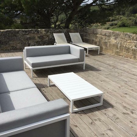 Tour Sarrazine De Montaren Bed and Breakfast Exterior foto